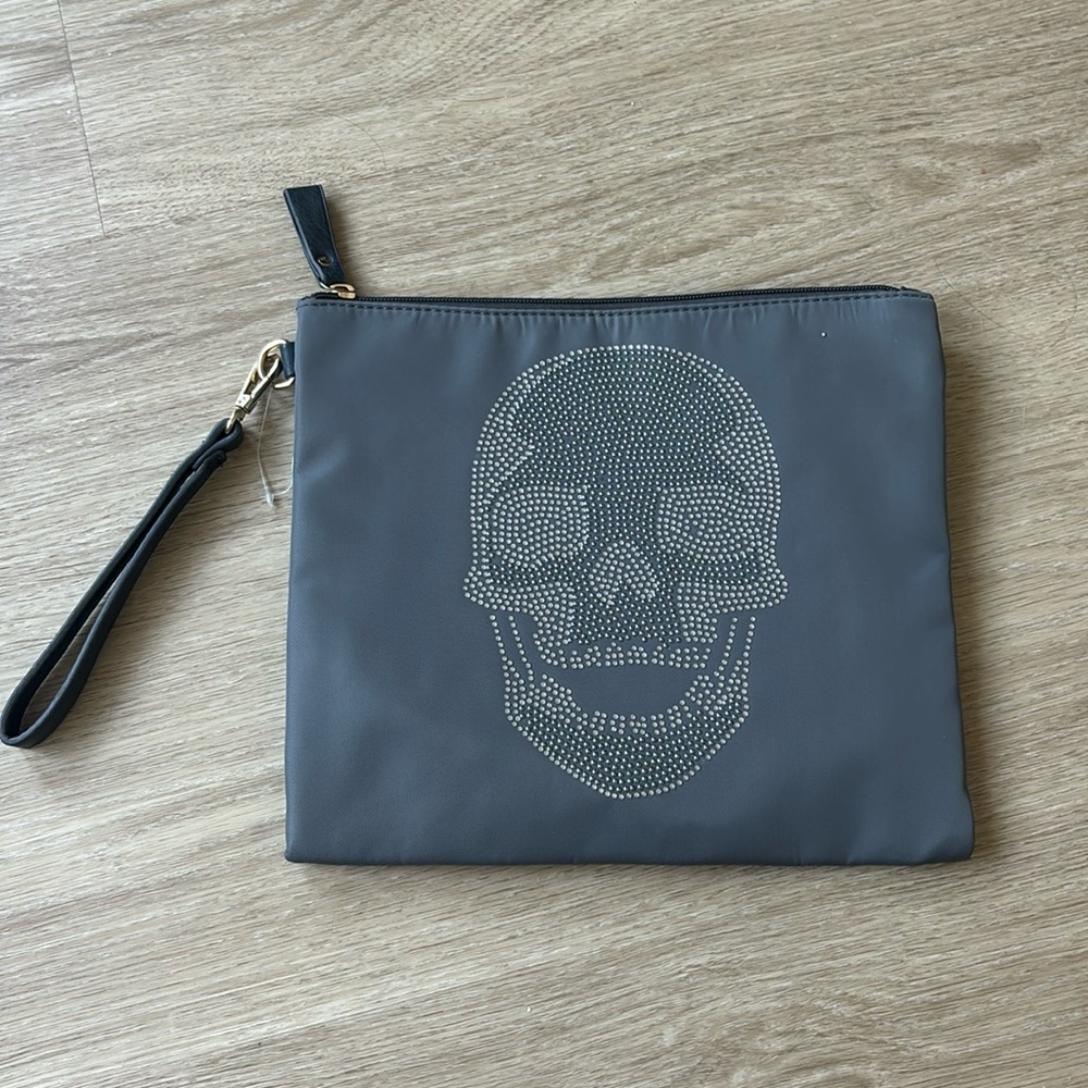 Ah!Dorned Rhinestone Skull Clutch